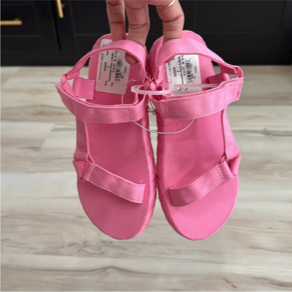 DV by Dolce Vita Girls Pink Sport Sandals – Size 3